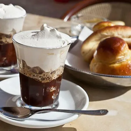 Couette-café Caronte Messine